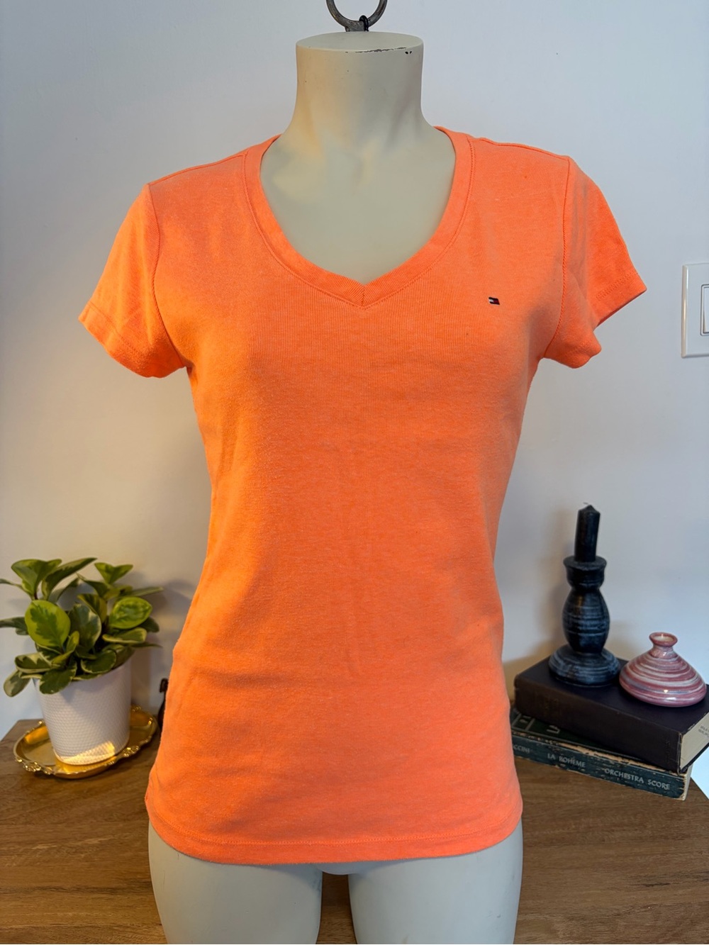 Tommy Hilfiger Coral Orange V-Neck Flag Logo Tee Women’s M